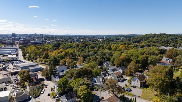 22 Byron St, Worcester, MA 01605