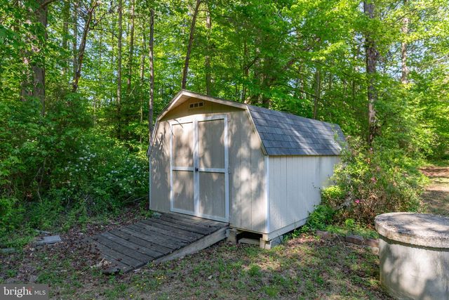 5 RETREAT LN, Fredericksburg, VA 22405