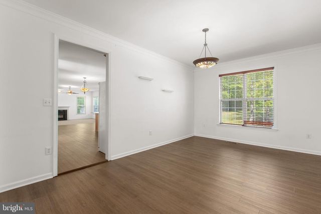 5 RETREAT LN, Fredericksburg, VA 22405