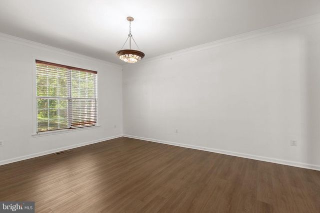 5 RETREAT LN, Fredericksburg, VA 22405