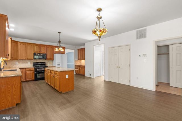 5 RETREAT LN, Fredericksburg, VA 22405