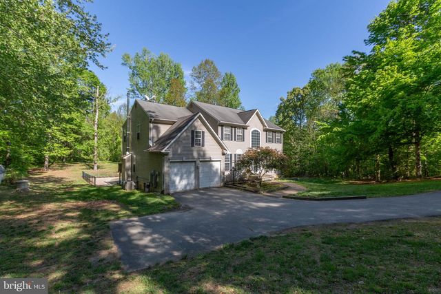 5 RETREAT LN, Fredericksburg, VA 22405