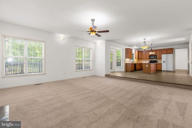 5 RETREAT LN, Fredericksburg, VA 22405