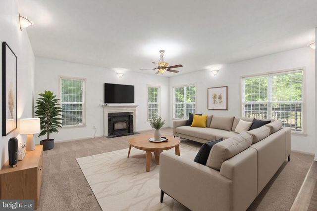 5 RETREAT LN, Fredericksburg, VA 22405