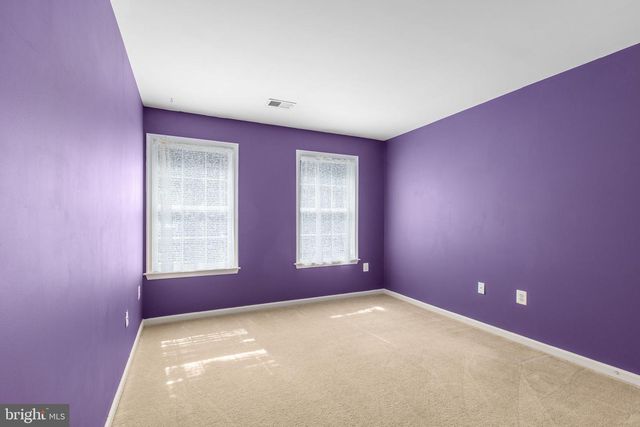 5 RETREAT LN, Fredericksburg, VA 22405