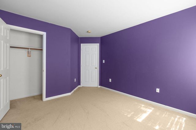 5 RETREAT LN, Fredericksburg, VA 22405