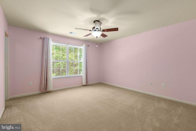 5 RETREAT LN, Fredericksburg, VA 22405