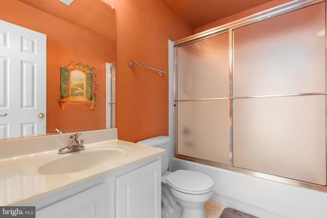 5 RETREAT LN, Fredericksburg, VA 22405