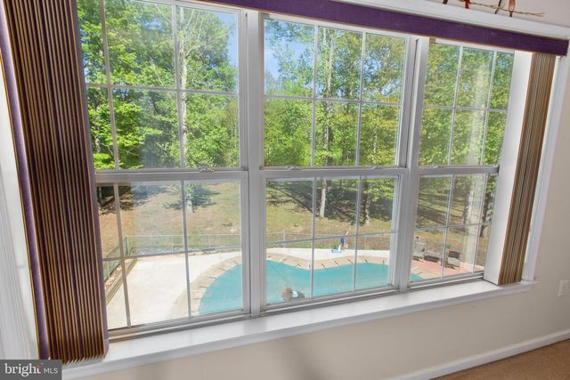 5 RETREAT LN, Fredericksburg, VA 22405