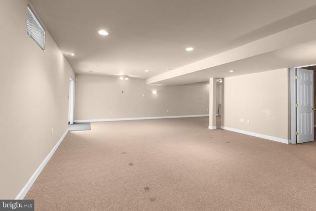 5 RETREAT LN, Fredericksburg, VA 22405