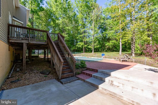 5 RETREAT LN, Fredericksburg, VA 22405