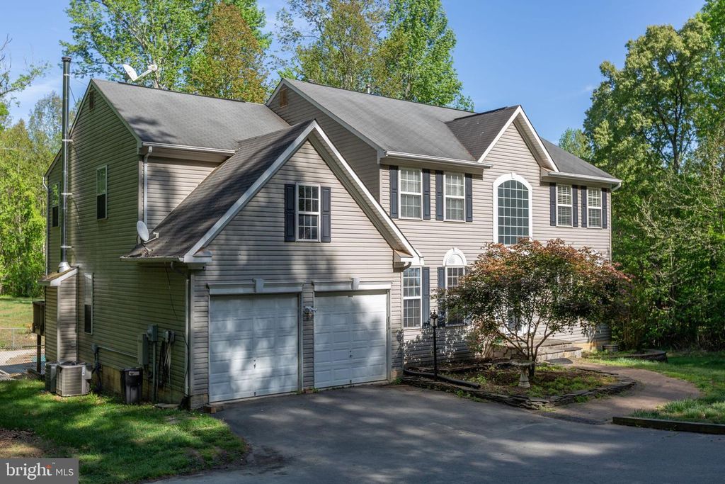 5 RETREAT LN, Fredericksburg, VA 22405