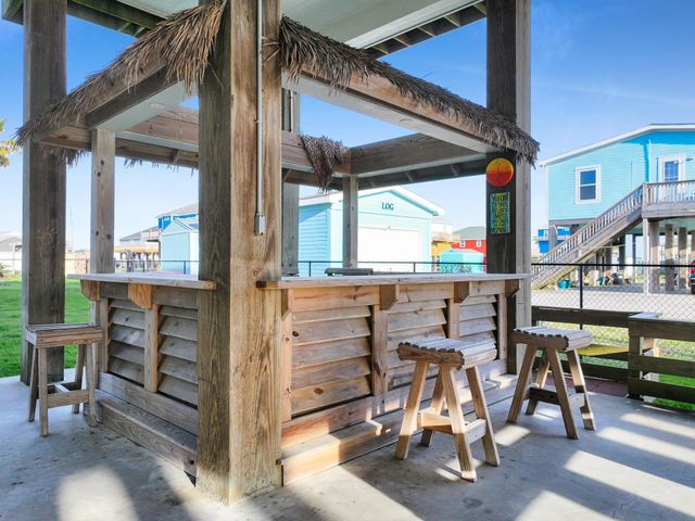 866 Wommack, Crystal Beach, TX 77650