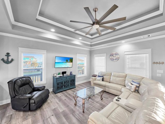 866 Wommack, Crystal Beach, TX 77650