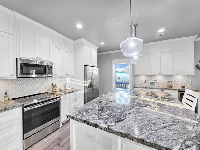 866 Wommack, Crystal Beach, TX 77650