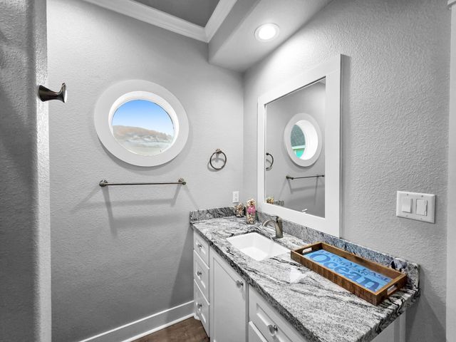 866 Wommack, Crystal Beach, TX 77650