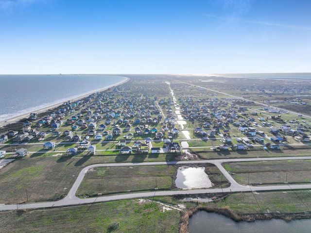 866 Wommack, Crystal Beach, TX 77650