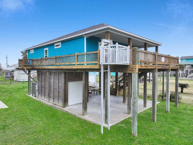 866 Wommack, Crystal Beach, TX 77650