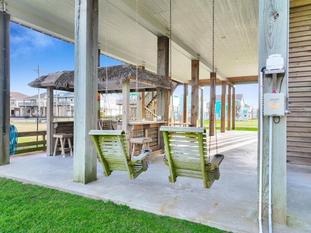 866 Wommack, Crystal Beach, TX 77650