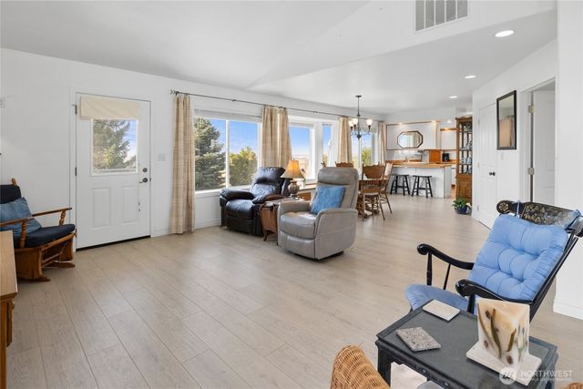 13021 Road 12.7 NW, Quincy, WA 98848