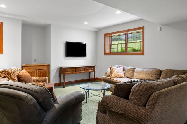 14 LONGMEADOW ST, Newtown, PA 18940