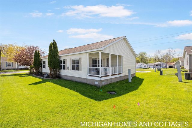 5245 W Scenic Turn Lane, Holland, MI 49423