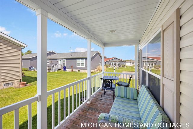 5245 W Scenic Turn Lane, Holland, MI 49423