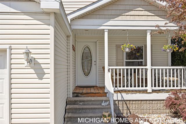 5245 W Scenic Turn Lane, Holland, MI 49423