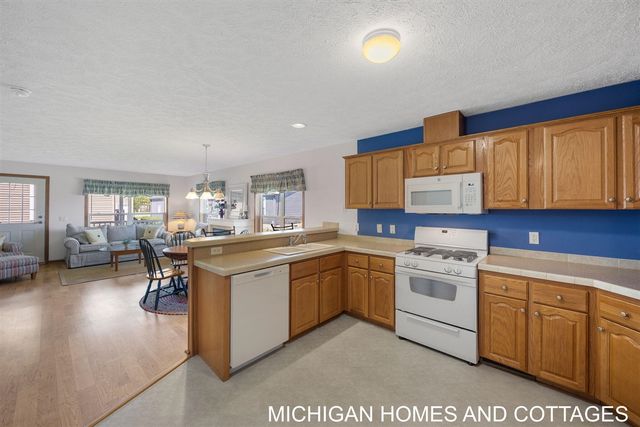 5245 W Scenic Turn Lane, Holland, MI 49423