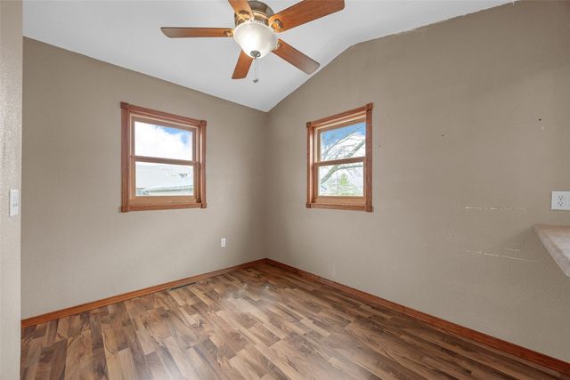 1000 Stinocher Street, Solon, IA 52333
