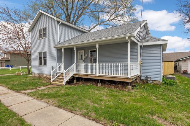 1000 Stinocher Street, Solon, IA 52333