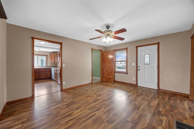 1000 Stinocher Street, Solon, IA 52333
