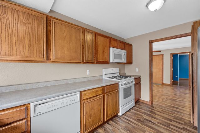 1000 Stinocher Street, Solon, IA 52333