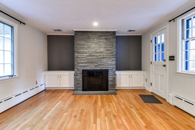 15 Juniper Ln, Dover, MA 02030