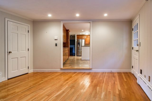 15 Juniper Ln, Dover, MA 02030