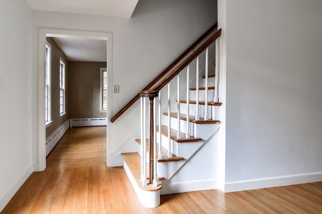 15 Juniper Ln, Dover, MA 02030