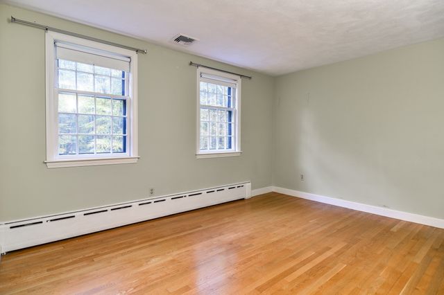 15 Juniper Ln, Dover, MA 02030