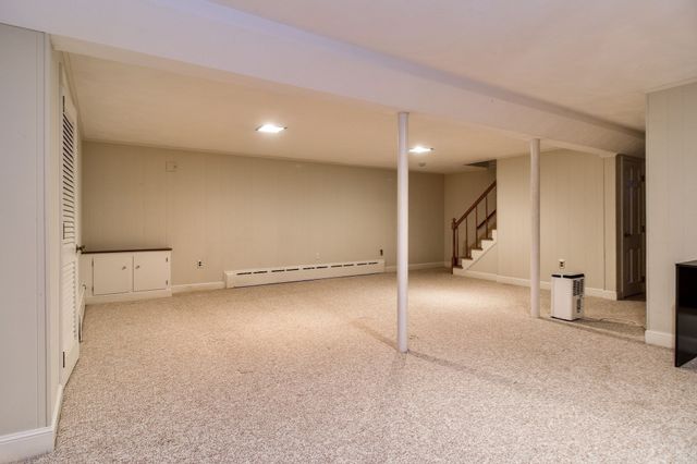 15 Juniper Ln, Dover, MA 02030