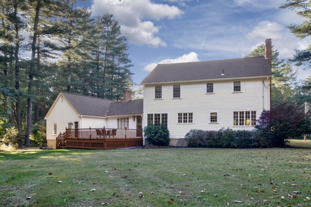 15 Juniper Ln, Dover, MA 02030