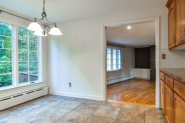15 Juniper Ln, Dover, MA 02030