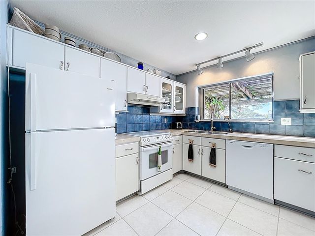 4065 FONTAINEBLEAU STREET, North Port, FL 34287