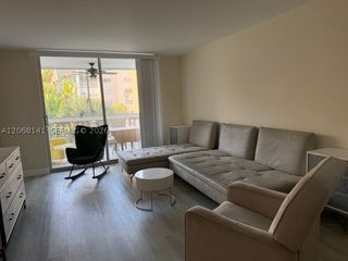 901 NE 14th Ave 305, Hallandale Beach, FL 33009