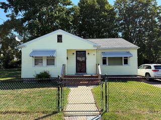 124 Francis St, New Bedford, MA 02740