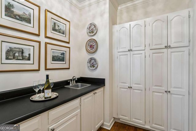 3685 Peachtree Road NE 16, Atlanta, GA 30319