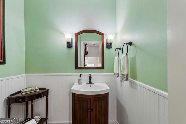 3685 Peachtree Road NE 16, Atlanta, GA 30319