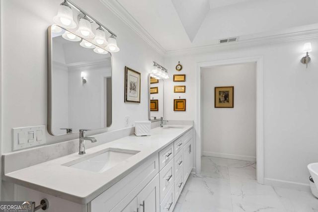 3685 Peachtree Road NE 16, Atlanta, GA 30319