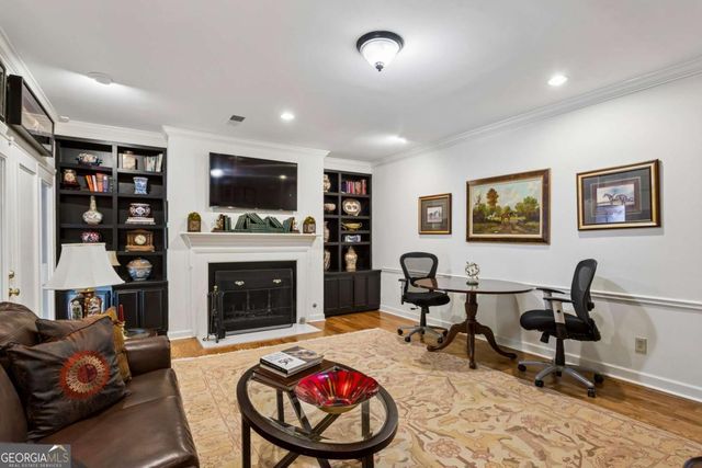 3685 Peachtree Road NE 16, Atlanta, GA 30319