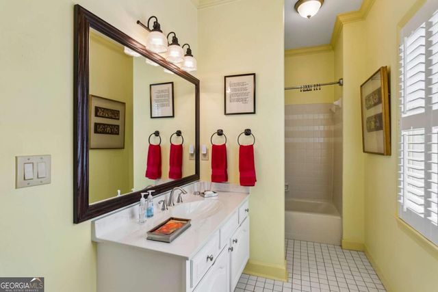 3685 Peachtree Road NE 16, Atlanta, GA 30319