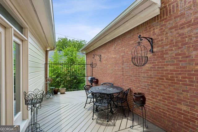 3685 Peachtree Road NE 16, Atlanta, GA 30319