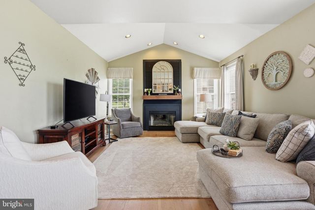 5266 WINDTREE DR, Doylestown, PA 18902
